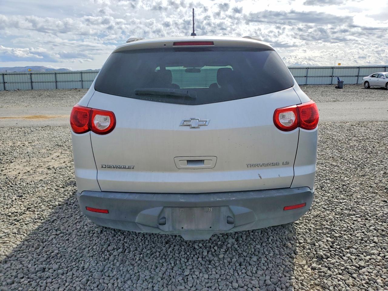 2010 Chevrolet Traverse VIN 1GNLVEEDXAS109215 photo 6