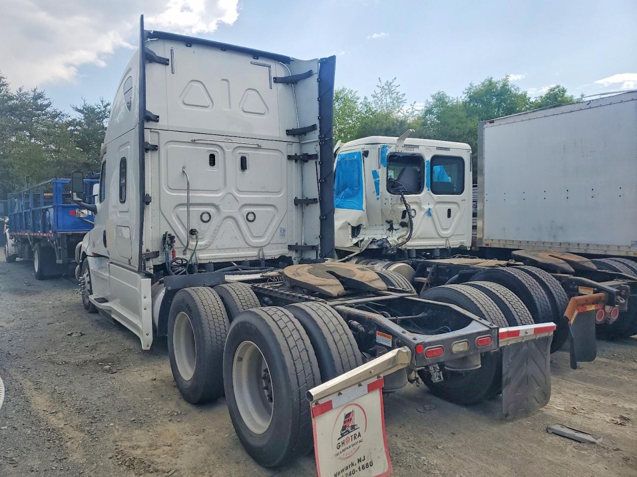2020 FREIGHTLINER All other VIN 3AKJHHDR2LSLS3468 photo 3