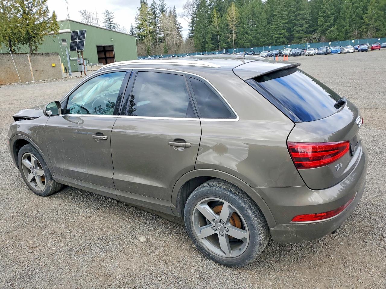 2015 Audi Q3 VIN WA1GFCFS1FR007898 photo 2