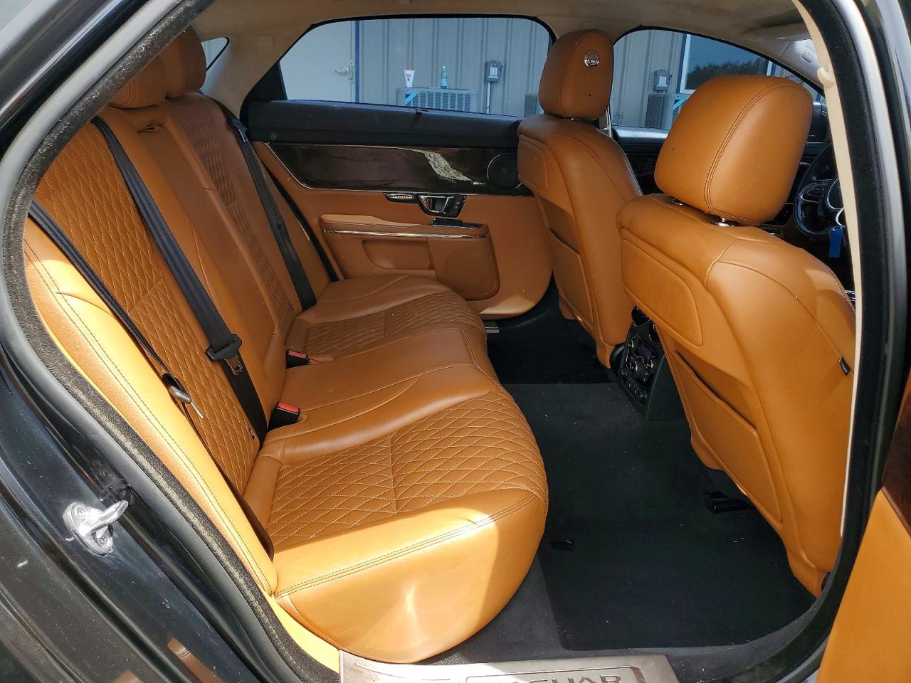 2016 Jaguar Xj VIN SAJWJ2GD8G8W02976 photo 10