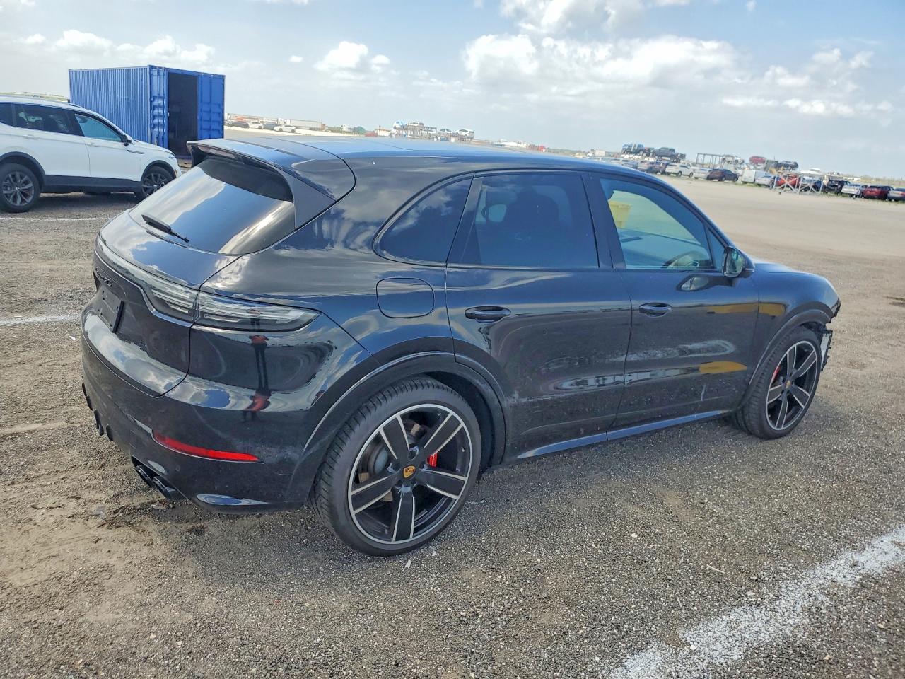 2021 Porsche Cayenne VIN WP1AG2AY3MDA33930 photo 3