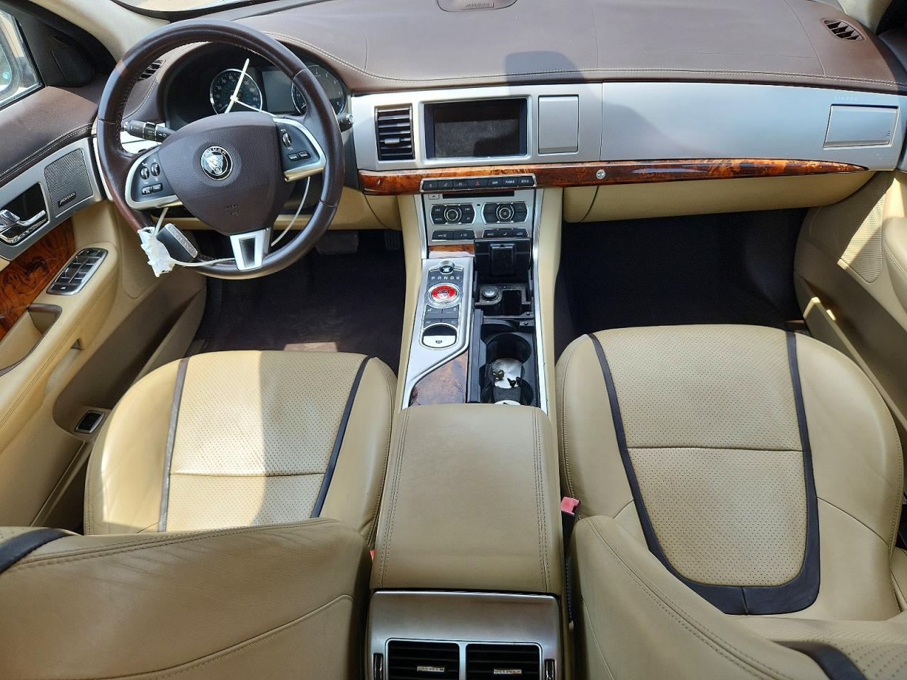 2015 Jaguar Xf VIN SAJWA0F75F8U77885 photo 8
