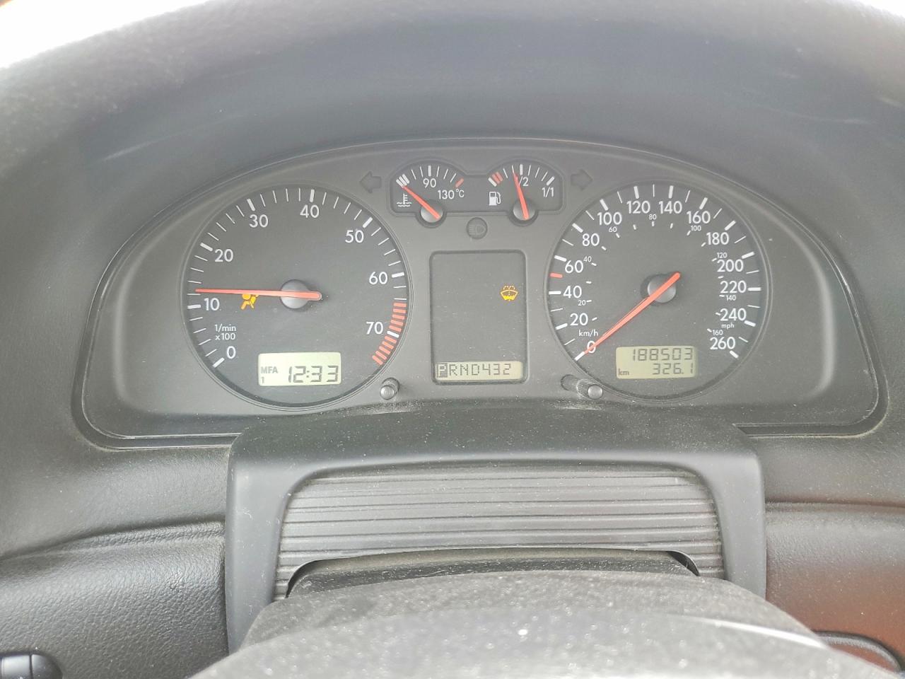 1999 Volkswagen Passat VIN WVWAD63B5XE321862 photo 9