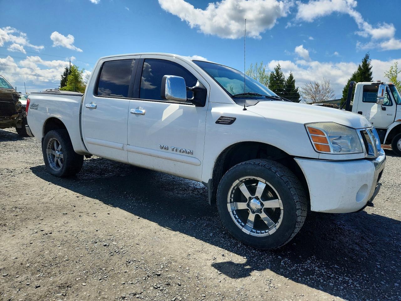 2005 Nissan TITAN VIN 1N6AA07BX5N517547 photo 4