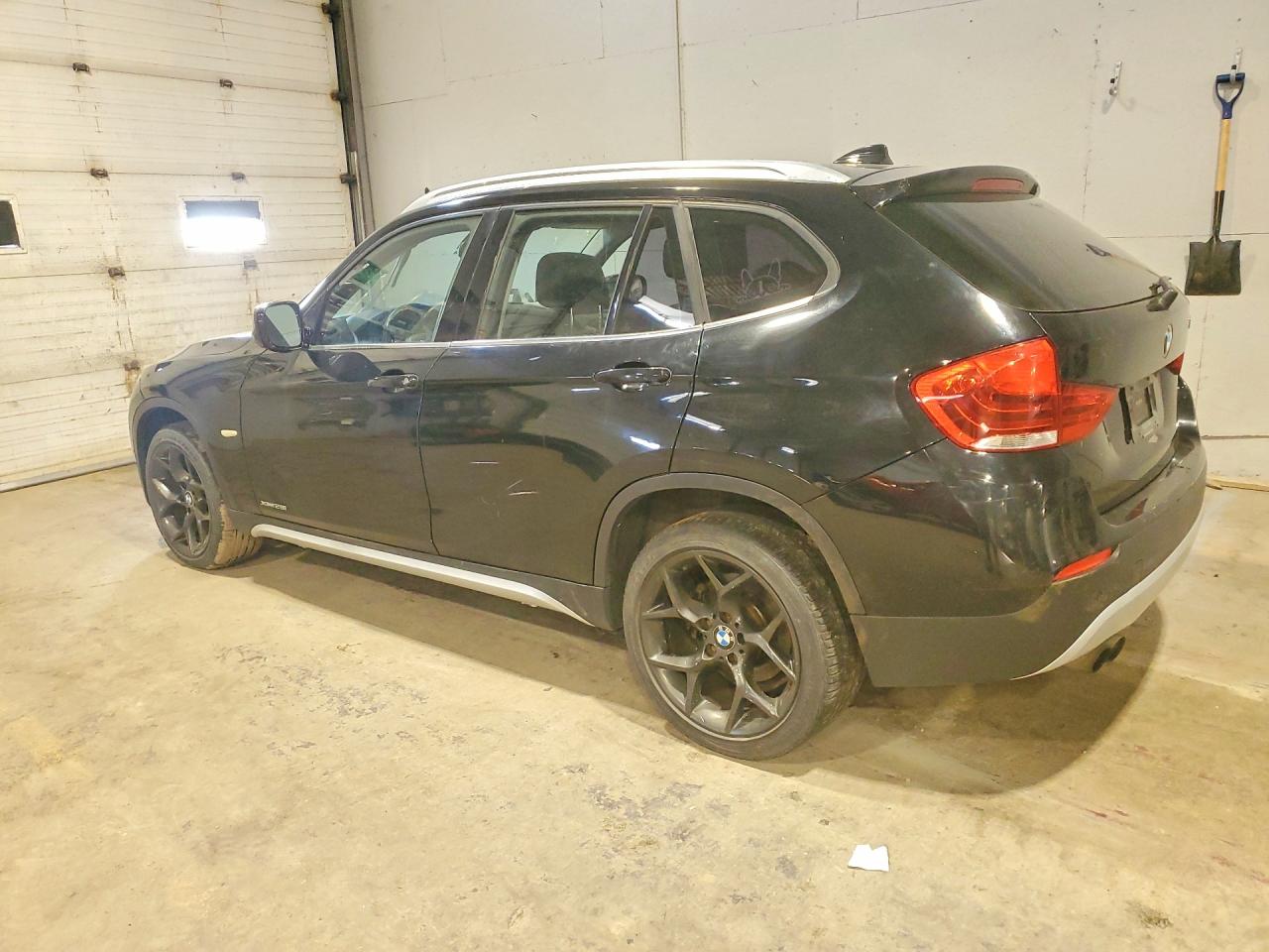2012 BMW X1 VIN WBAVL1C59CVR76146 photo 2