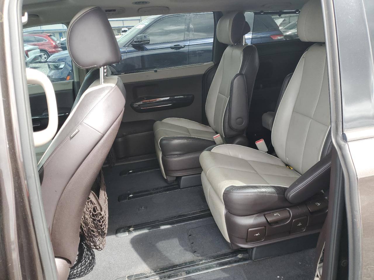 2015 Kia SEDONA VIN KNDME5C1XF6026910 photo 11