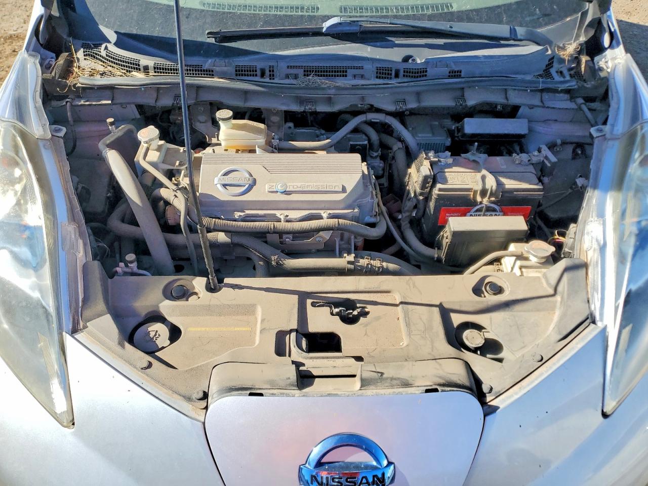2011 Nissan Leaf VIN JN1AZ0CP6BT000298 photo 11