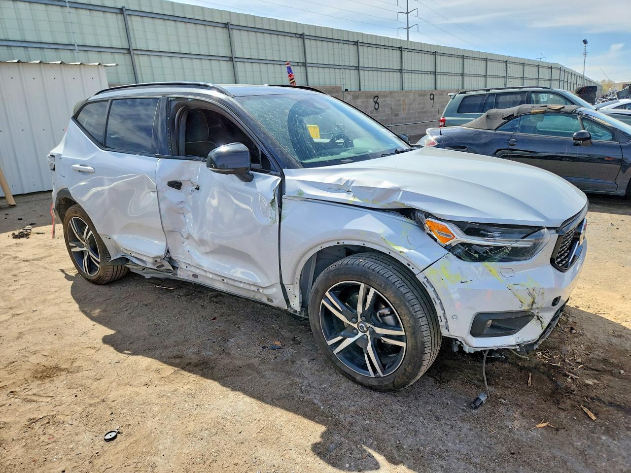 2022 VOLVO Xc40 VIN YV4162UM1N2690555 photo 4
