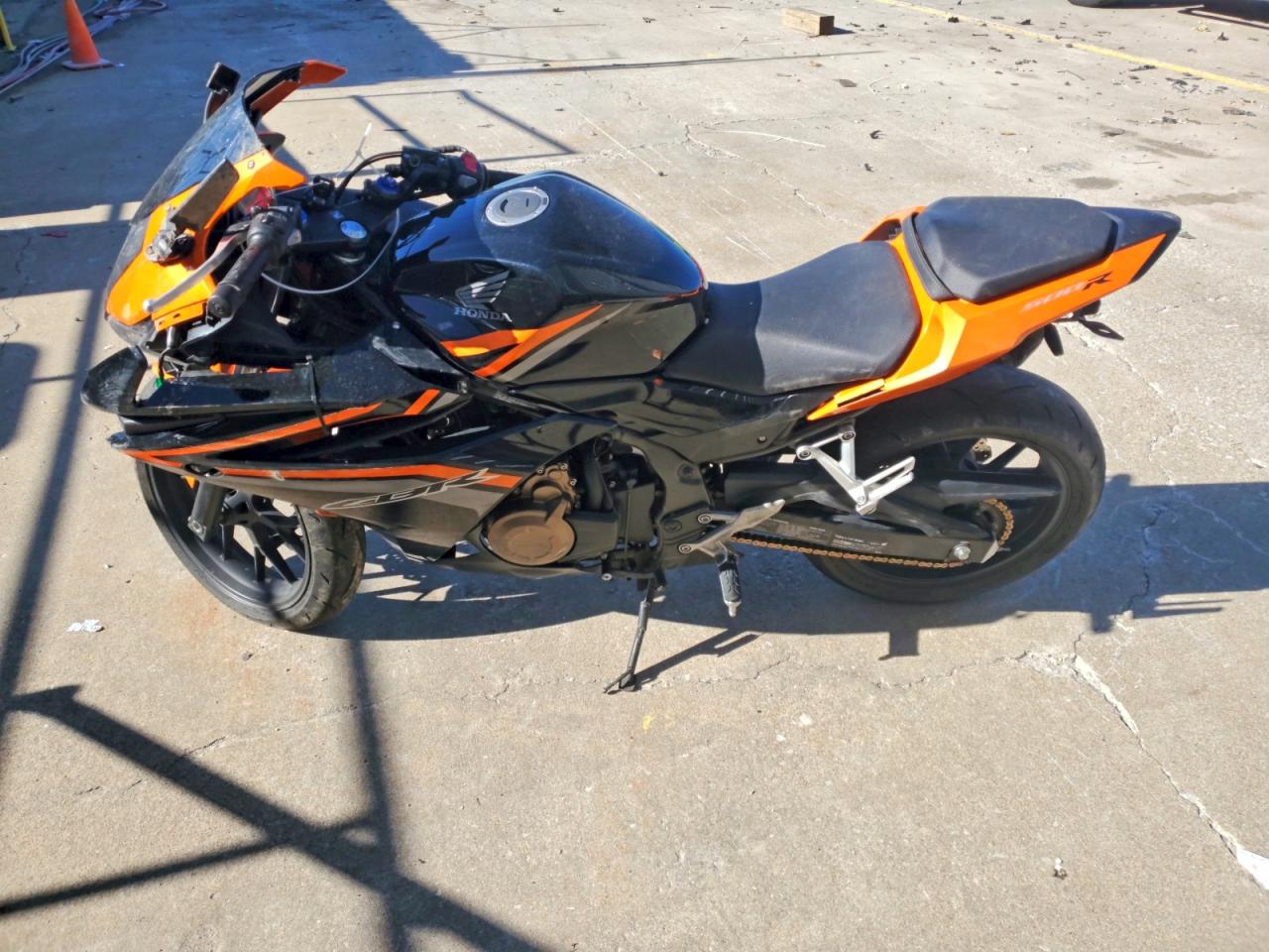 2017 Honda Cbr cycle VIN MLHPC4401H5400040 photo 3