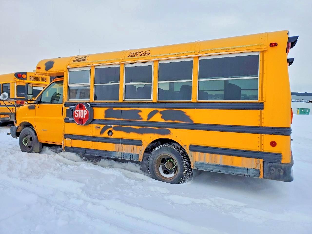 2011 CHEV Express VIN 1GB6G5BG0B1104891 photo 2