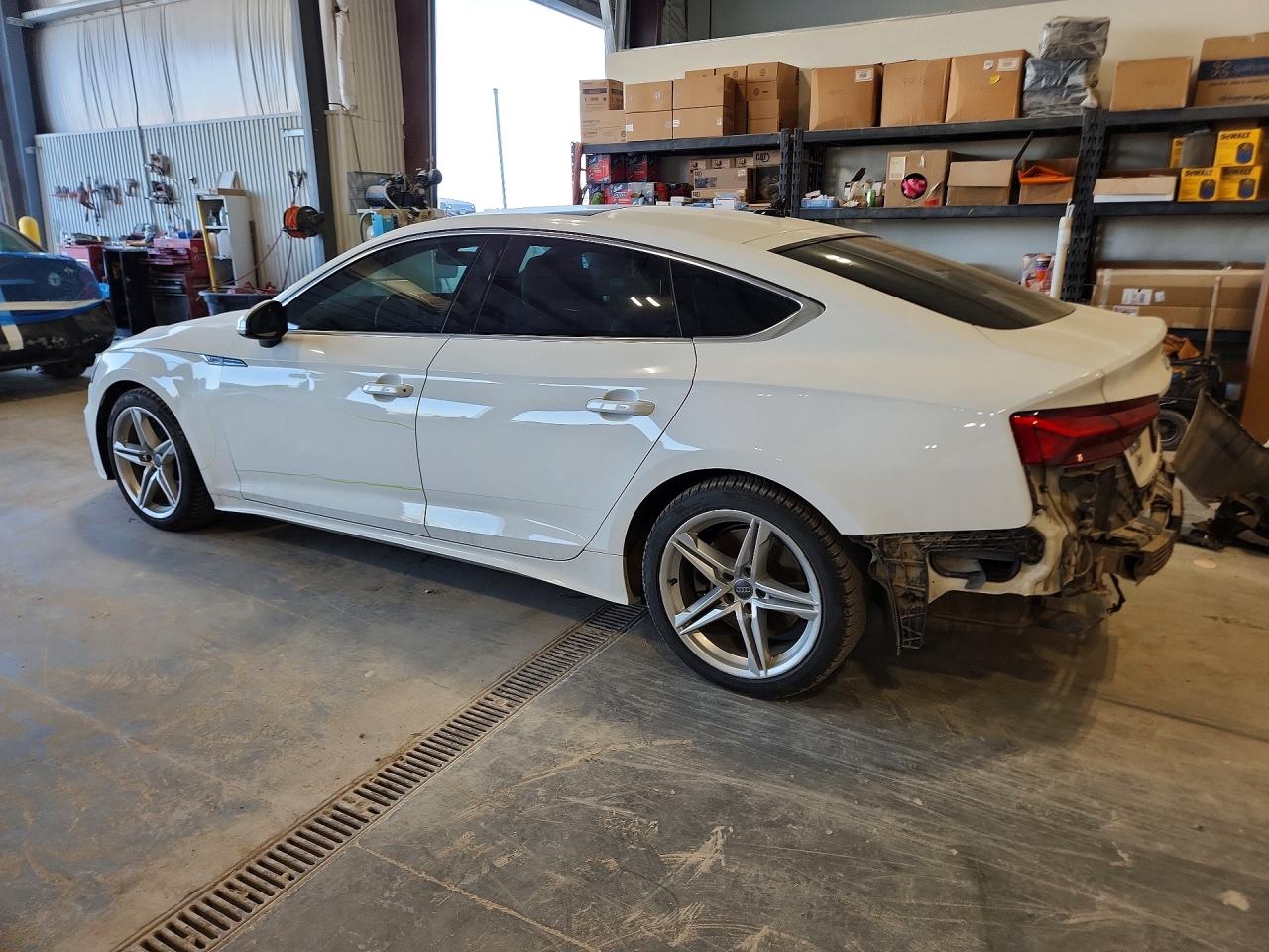 2021 Audi A5 VIN WAUDACF54MA015889 photo 2