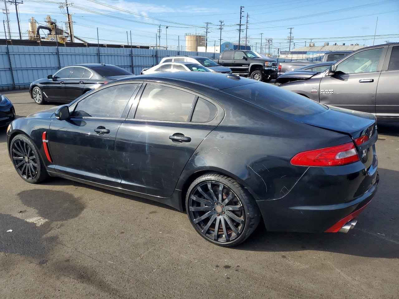 2010 Xf VIN SAJWA0HEXAMR77665 photo 2