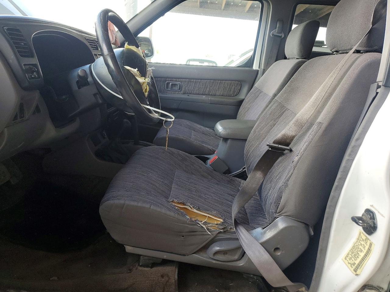 2000 NISSAN Frontier VIN 1N6ED27Y2YC338377 photo 7