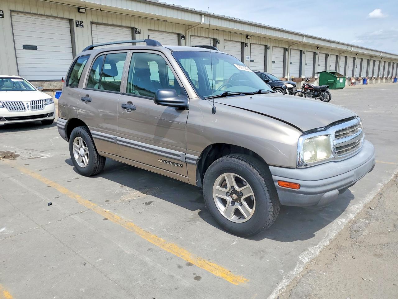 2003 CHEV Tracker VIN 2CNBJ13CX36920520 photo 4