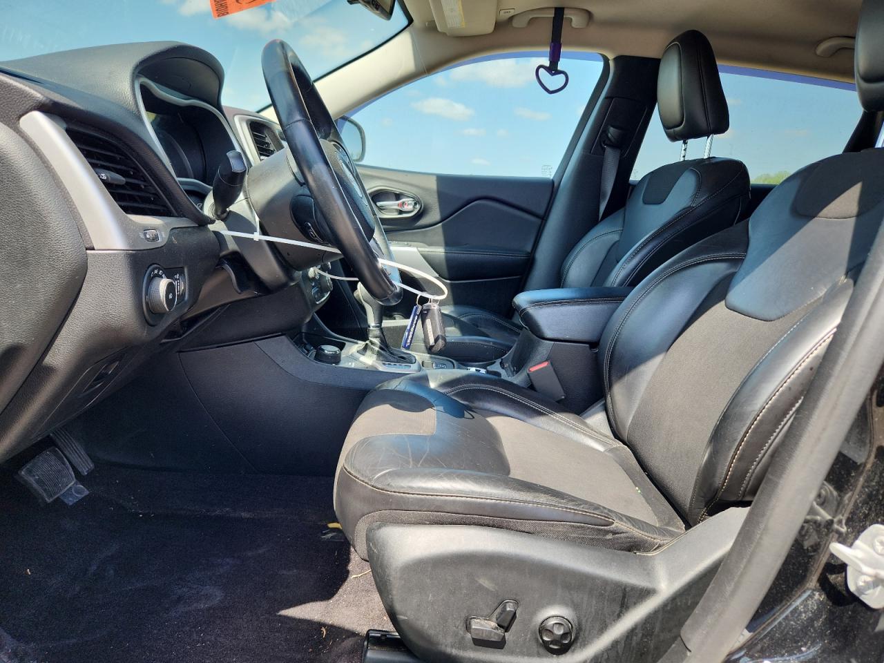 2018 Jeep Cherokee VIN 1C4PJMLB3JD507355 photo 7