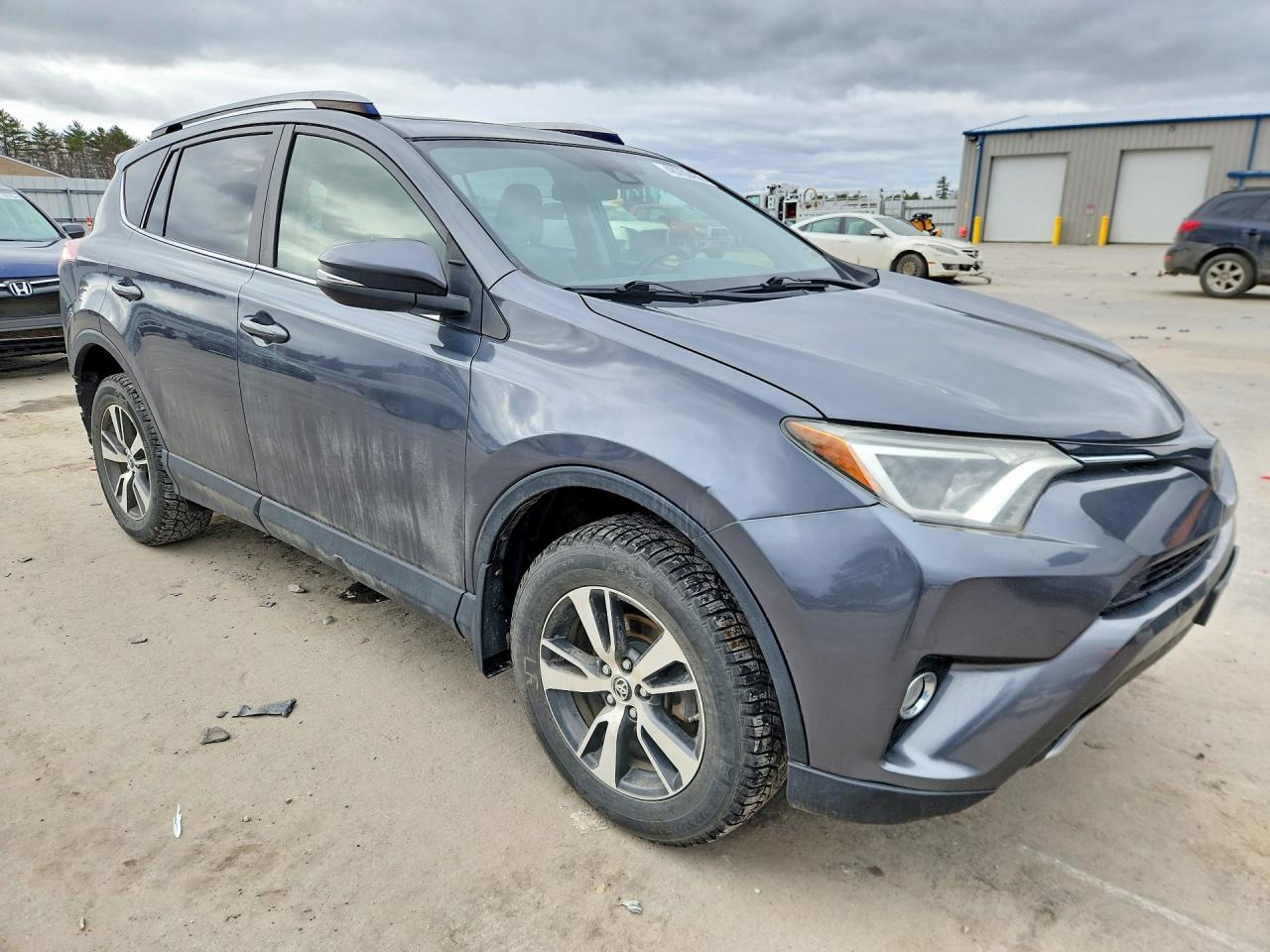 2017 Toyota Rav4 VIN JTMRFREV1HD206009 photo 4