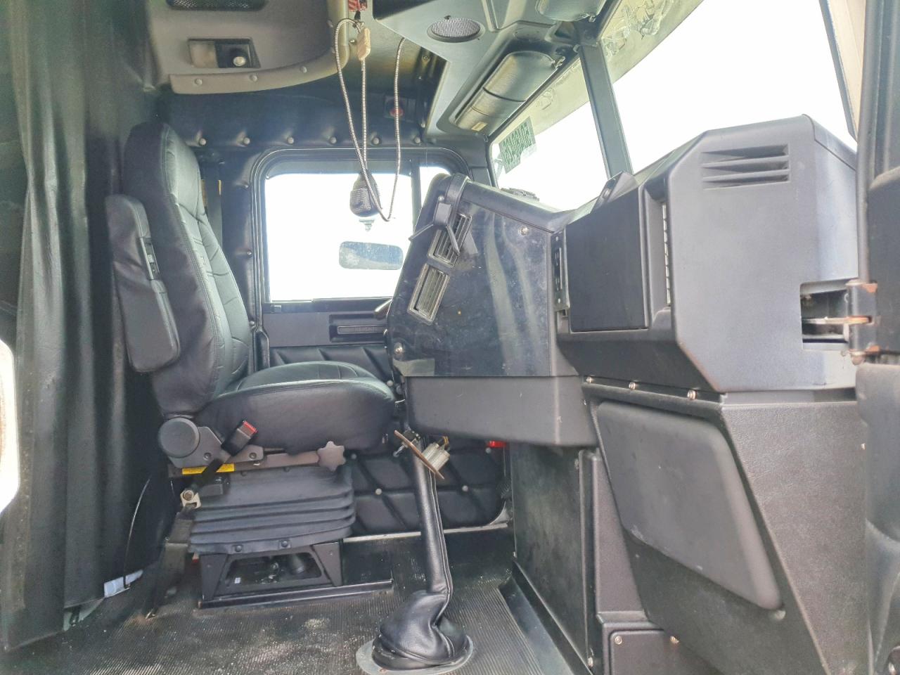2000 FREIGHTLINER All other VIN 1FUYDSZB3YPB55938 photo 5