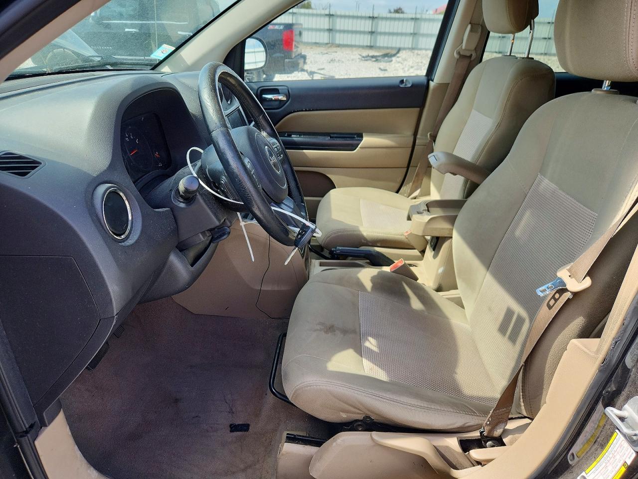 2011 Jeep Compass VIN 1J4NT1FB4BD155765 photo 7