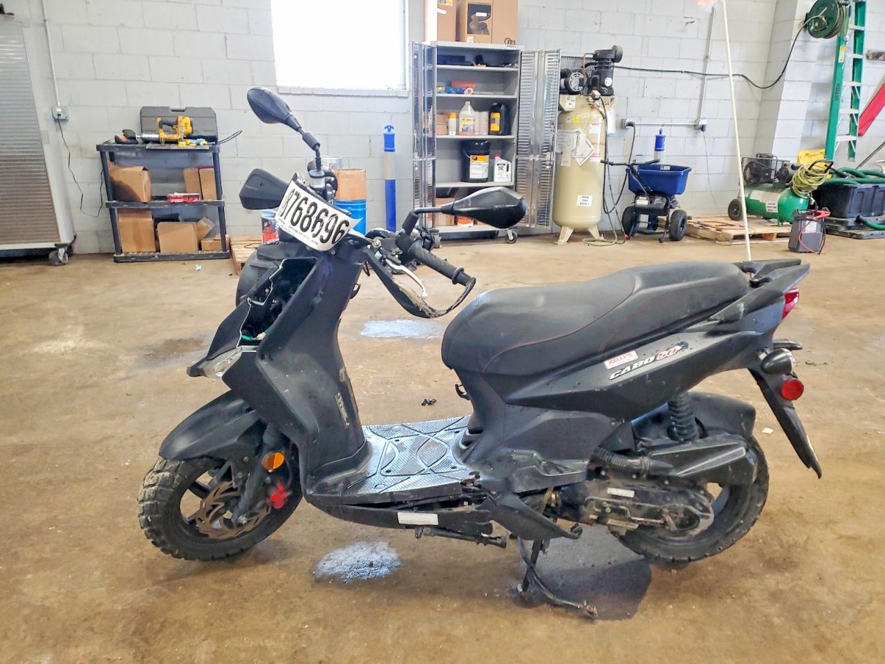 2022 SYM Scooter VIN RFGBDSAA3NX000330 photo 3