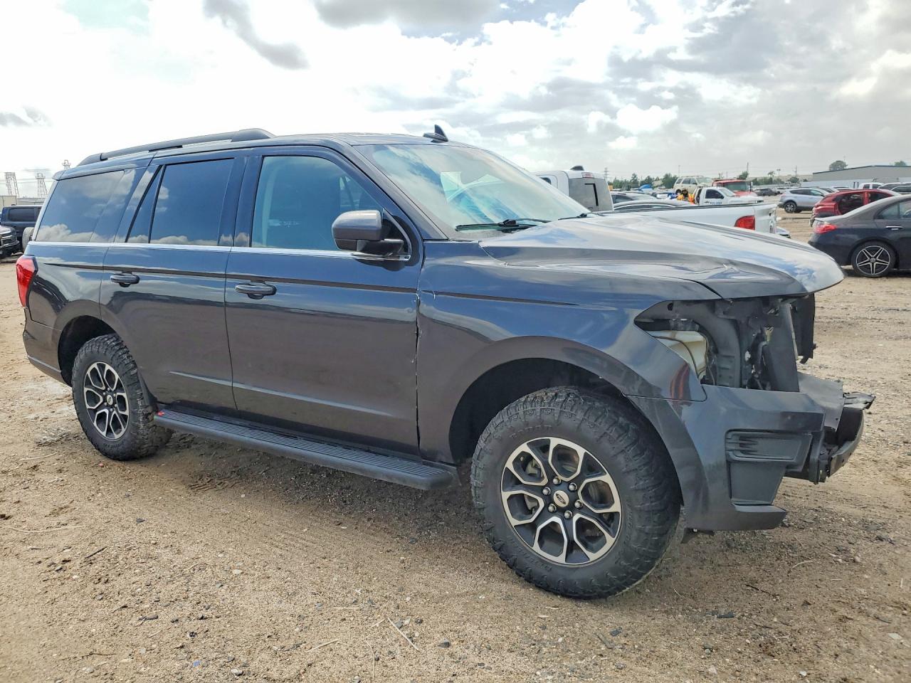 2023 Ford Expedition VIN 1FMJU1H8XPEA52267 photo 4