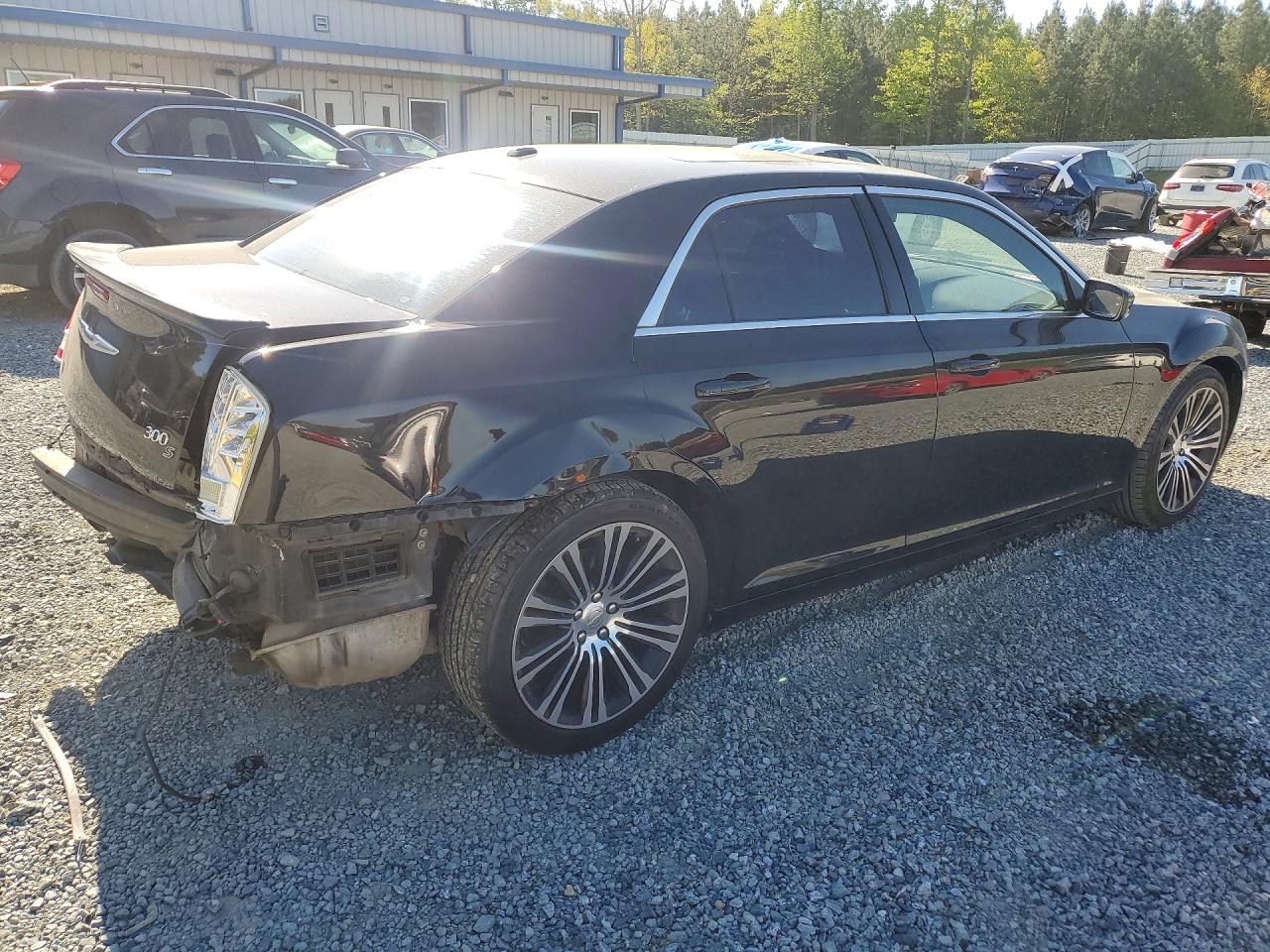 2012 Chrysler 300 VIN 2C3CCADT4CH146582 photo 3