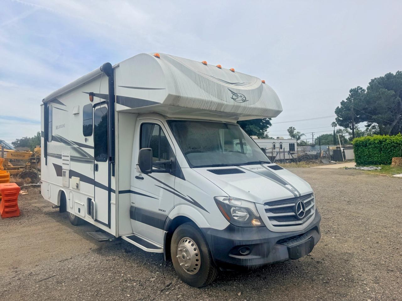 2016 Jayco Sprinter VIN WDAPF4CCXG9659982 photo 1