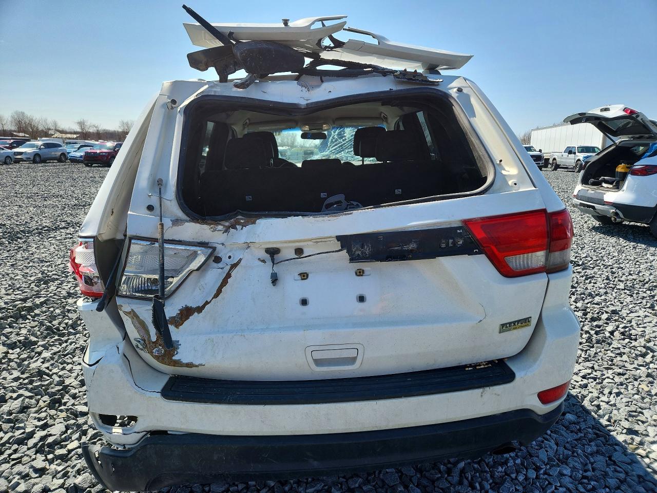 2017 Chevrolet Equinox VIN 1J4RR4GGXBC551121 photo 6