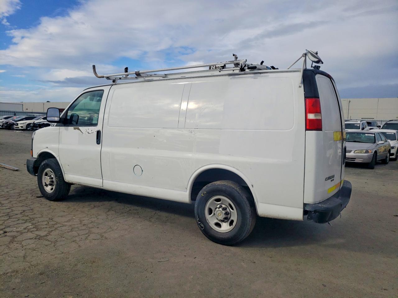 2012 CHEV Express VIN 1GCWGFCA6C1181424 photo 2