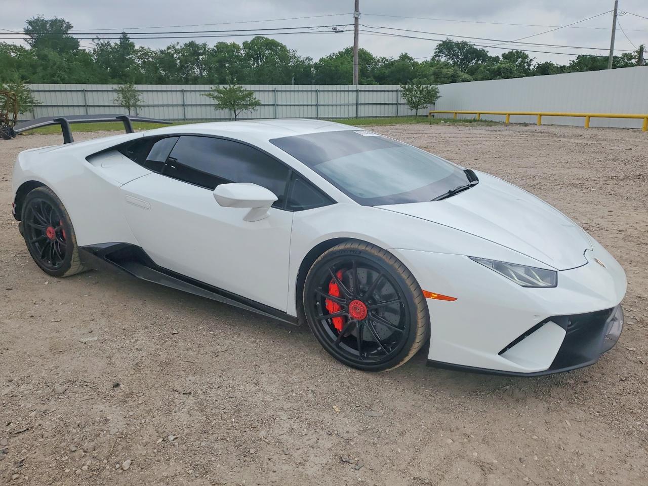 2018 Lamborghini All other VIN ZHWUD4ZF7JLA11091 photo 4