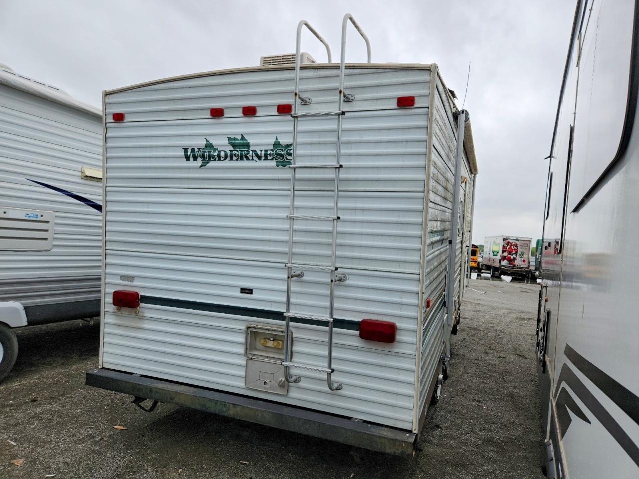 2003 FLEETWOOD All models VIN 1ED5H262234279487 photo 4