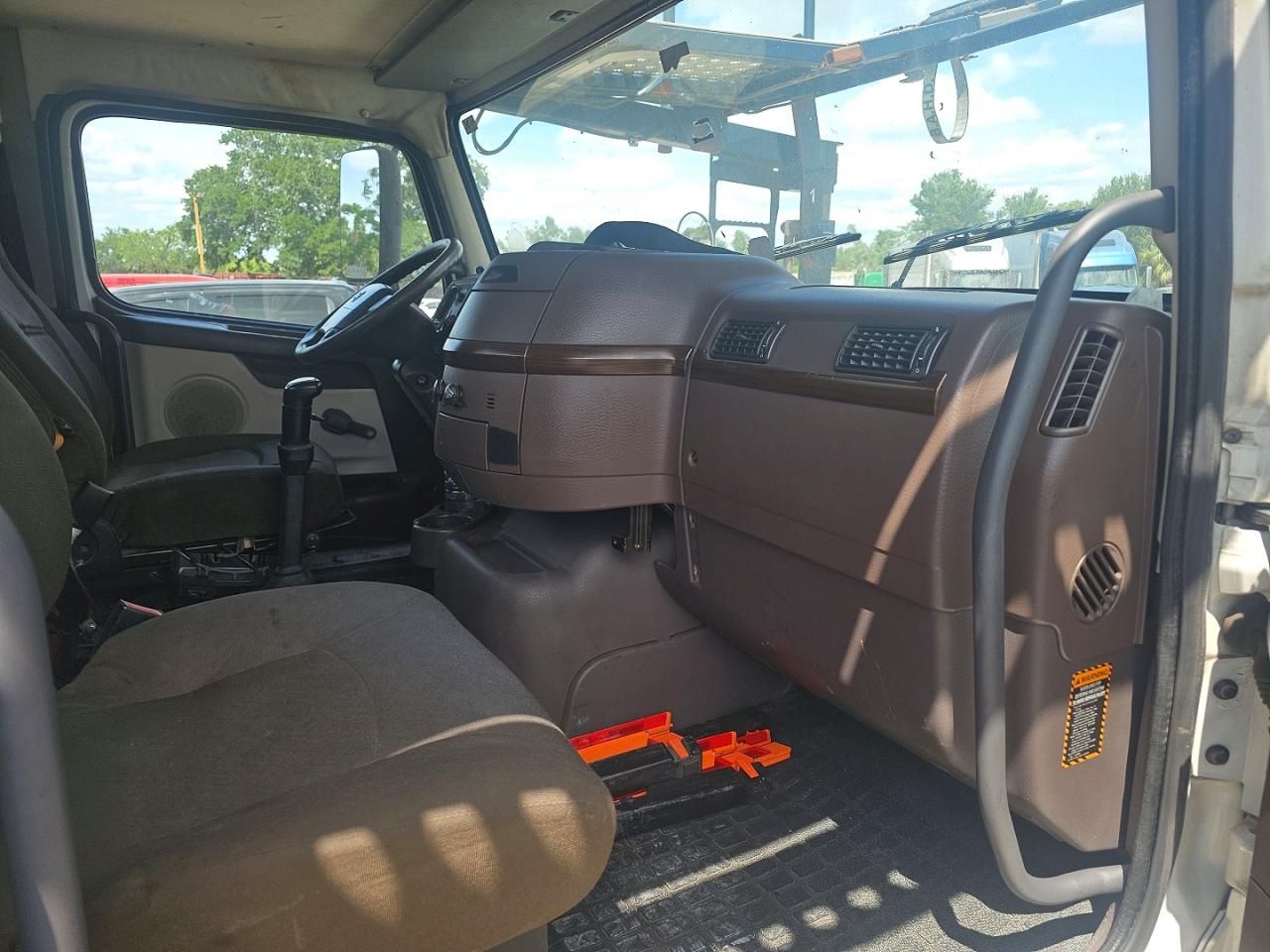2014 VOLV All other VIN 4V5RC9DG2EN170316 photo 5