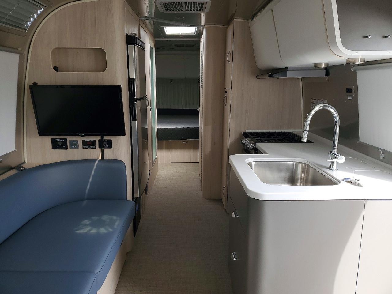 2024 AIRSTREAM Trailer VIN 1STTNYL22RJ572643 photo 6
