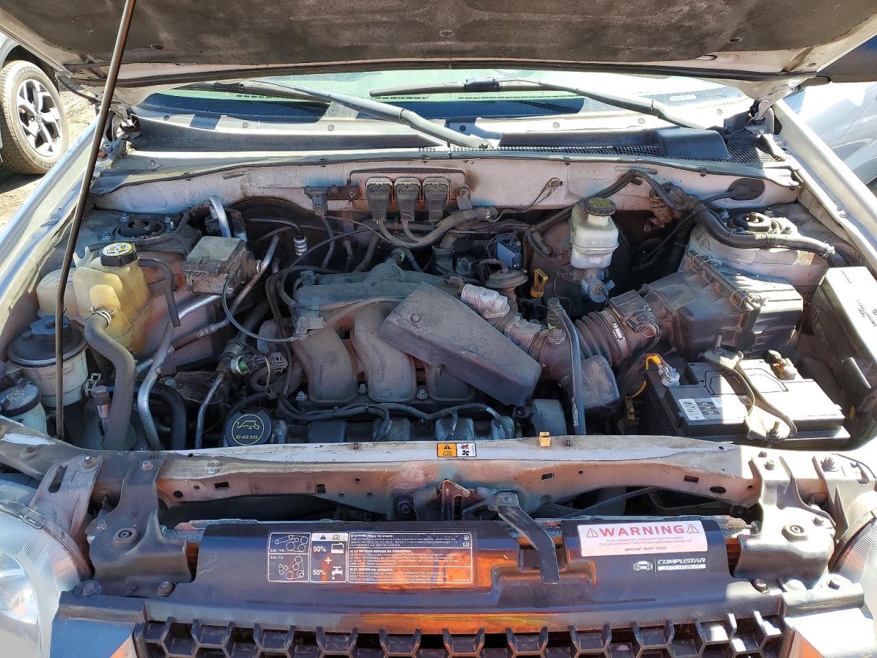 2005 Ford Escape VIN 1FMYU93145KA44025 photo 12