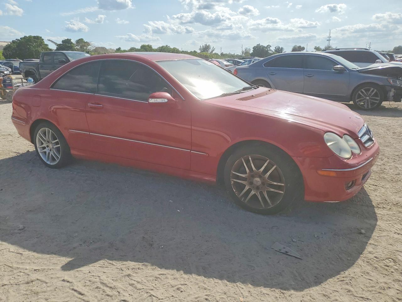 2009 Mercedes-Benz Clk-class VIN WDBTJ56H99F264993 photo 4