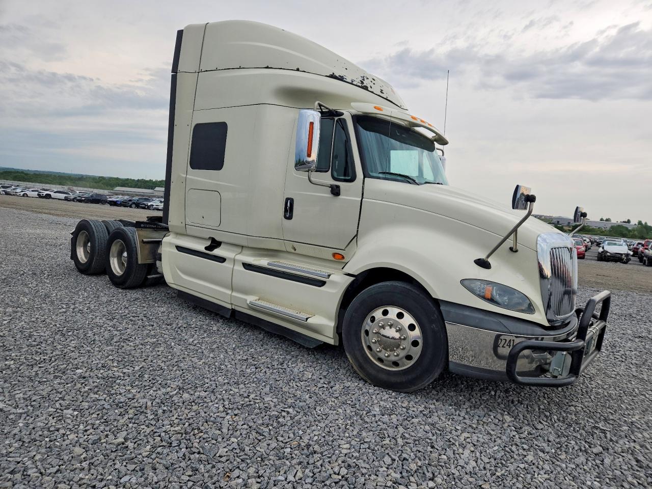 2017 International All other VIN 3HSDJAPR6HN636747 photo 4