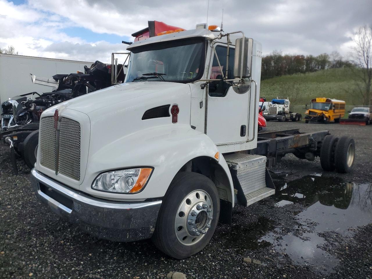 2015 KENWORTH All other VIN 2NKHHM6X4FM427117 photo 2