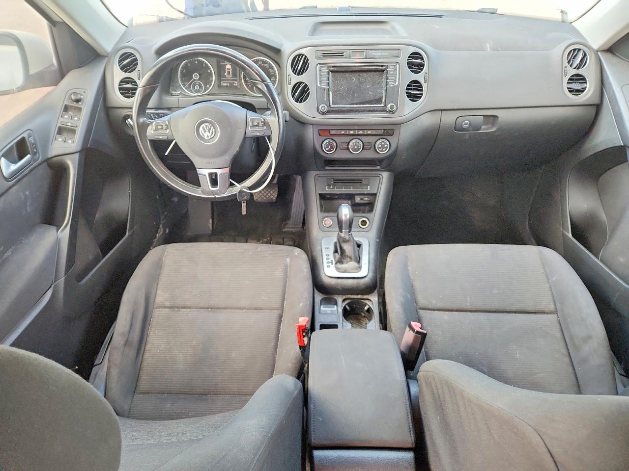 2017 Volkswagen Tiguan VIN WVGAV7AX7HK046978 photo 8