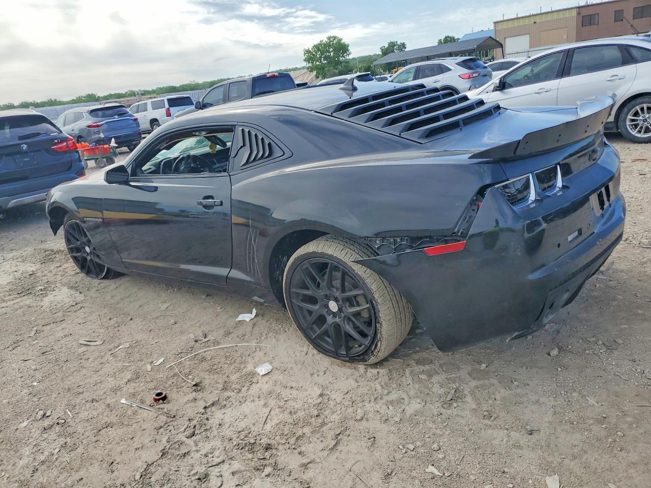 2011 Chevrolet Camaro VIN 2G1FB1ED9B9138644 photo 2