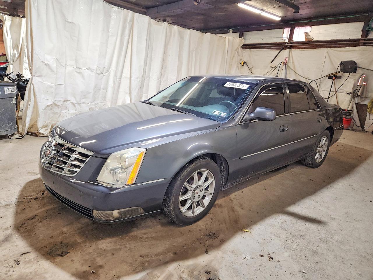 2010 Cadillac Dts VIN 1G6KD5EY2AU132831 photo 1