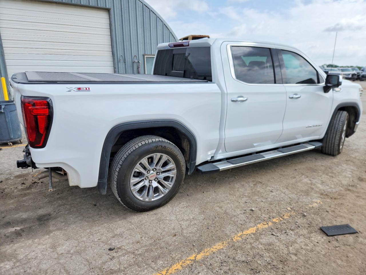 2022 GMC SIERRA VIN 1GTUUDET4NZ551132 photo 3