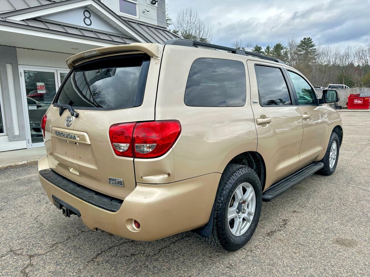 2014 TOYOTA Sequoia VIN 5TDBY5G19ES093215 photo 4