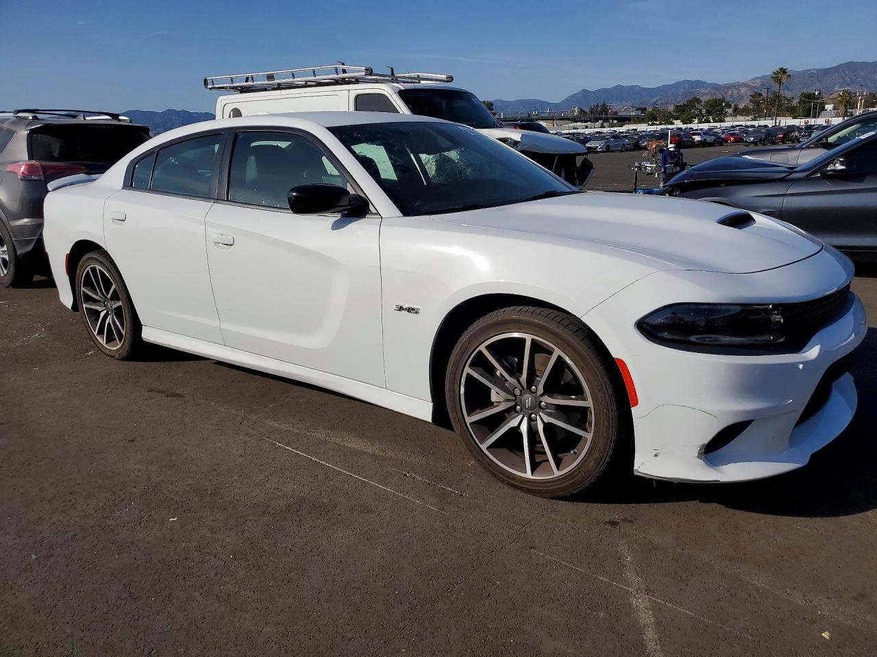 2023 Dodge Charger VIN 2C3CDXCT8PH569043 photo 4