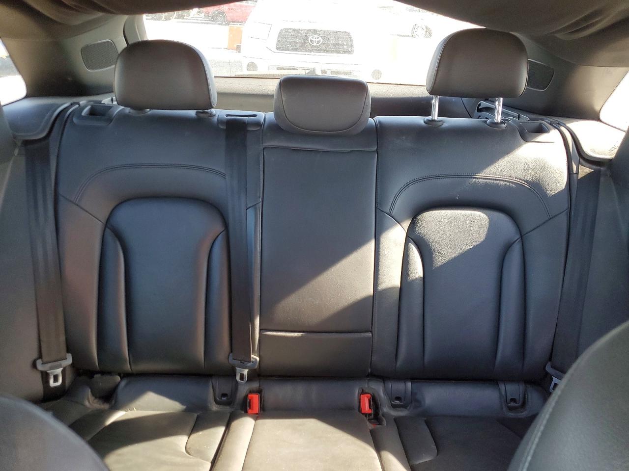 2016 Audi Q3 VIN WA1BFCFSXGR011394 photo 10