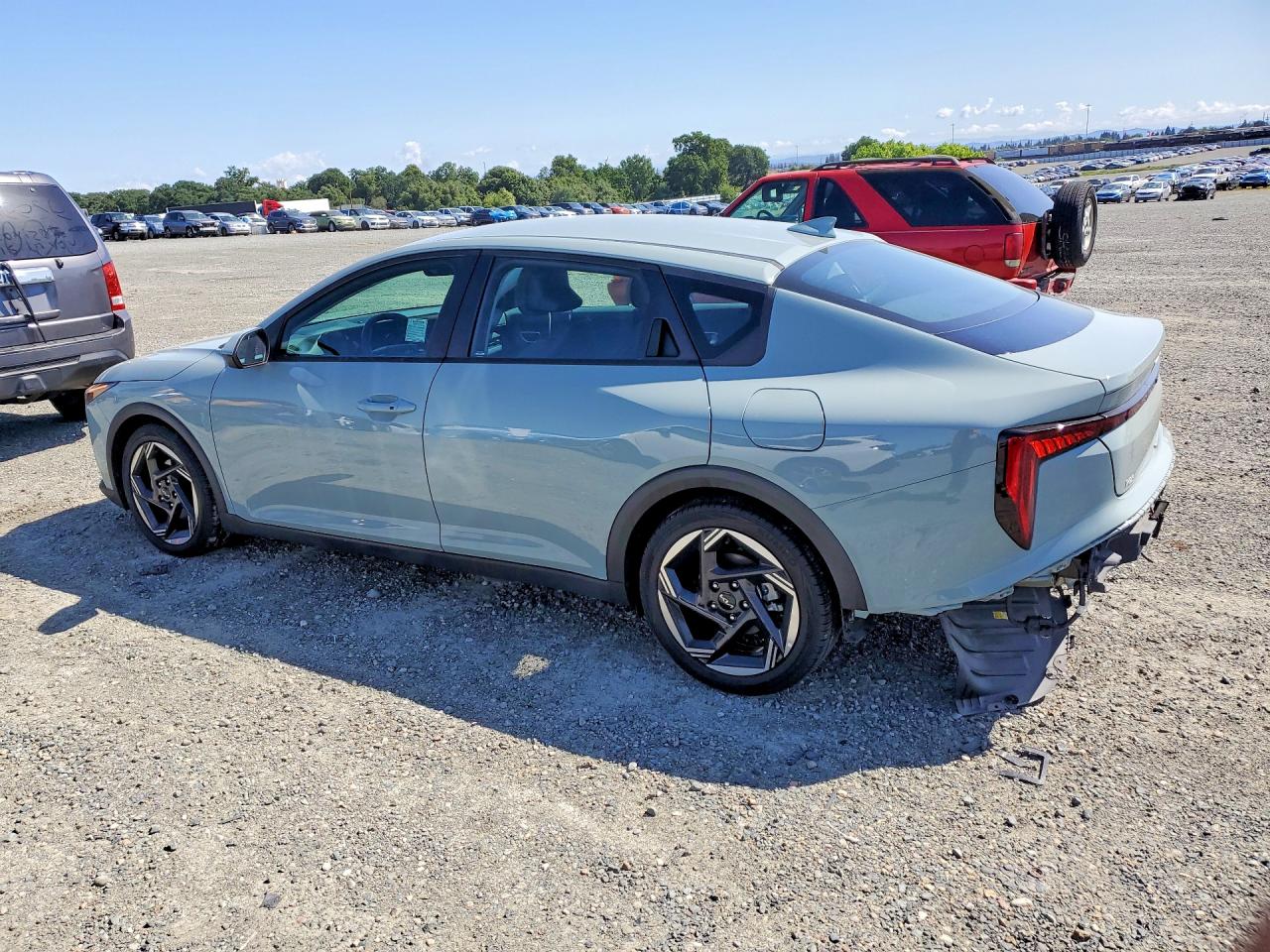 2025 Kia All other VIN 3KPFU4DE9SE007907 photo 2