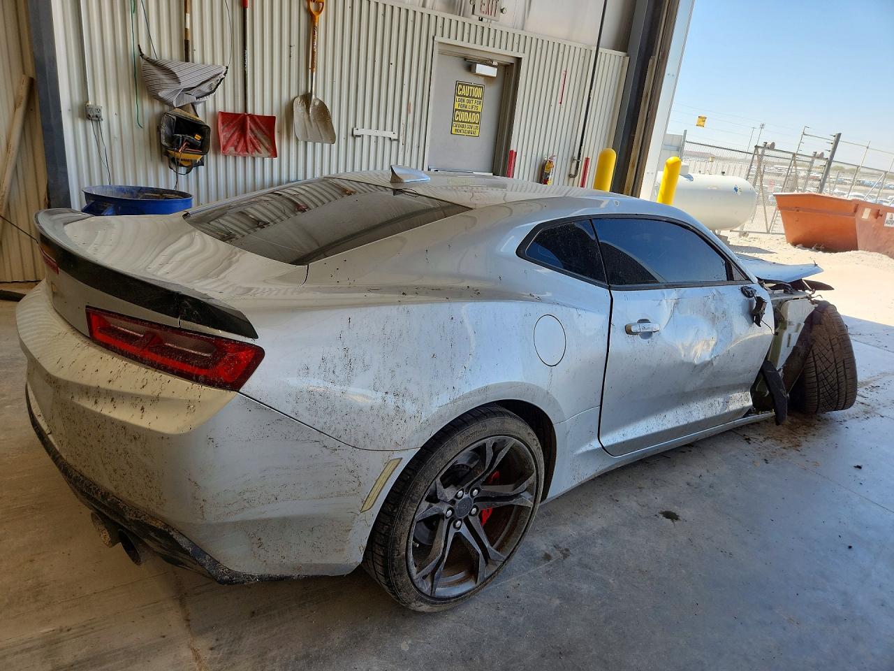 2018 Chevrolet Camaro VIN 1G1FE1R70J0158561 photo 3