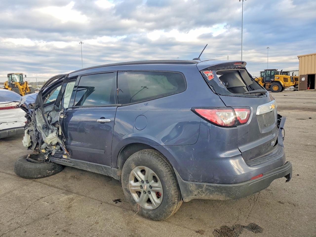 2013 Chev Traverse VIN 1GNKRFEDXDJ163954 photo 2