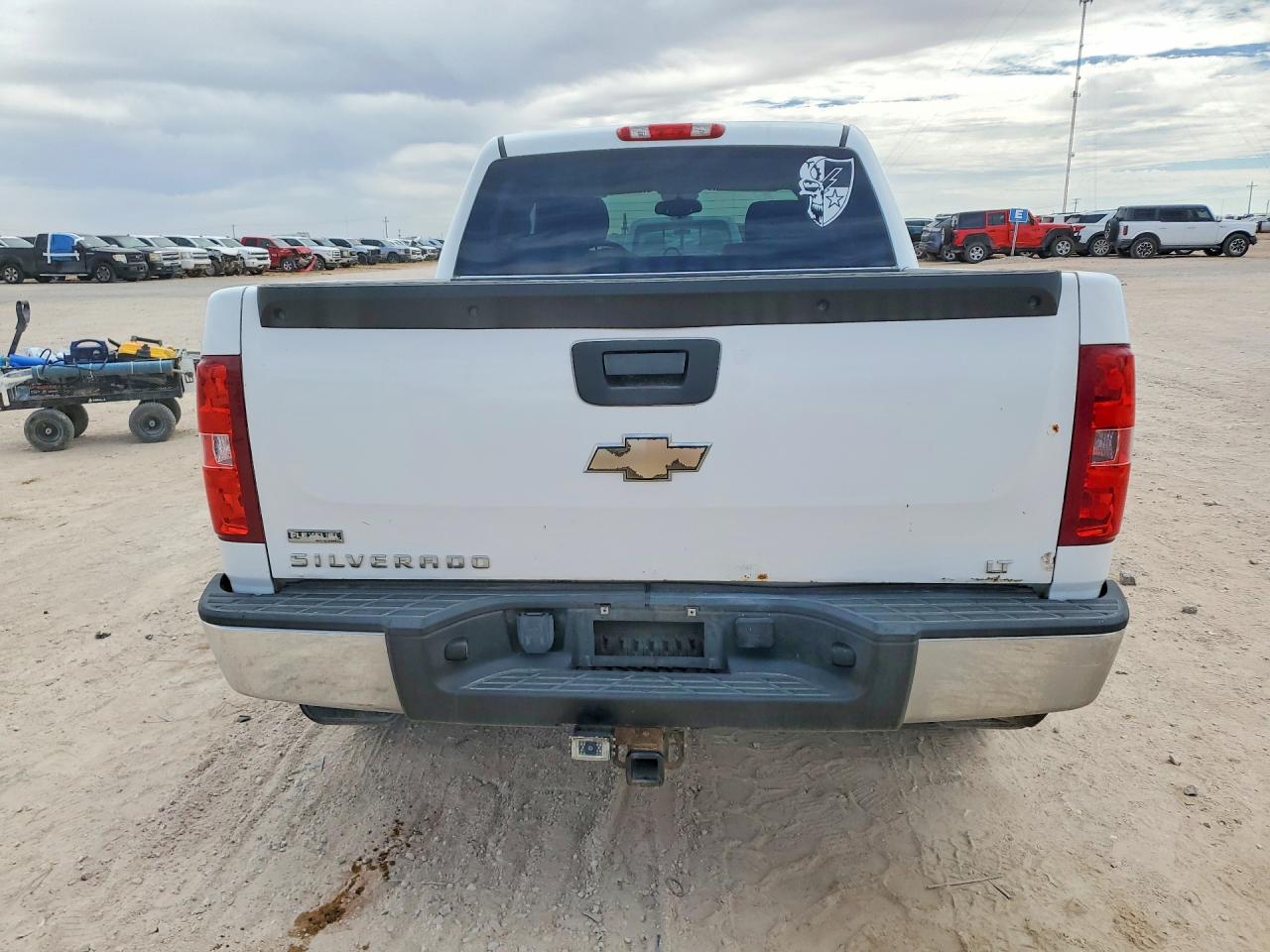 2011 Chevrolet Silverado VIN 3GCPKSE38BG164523 photo 6