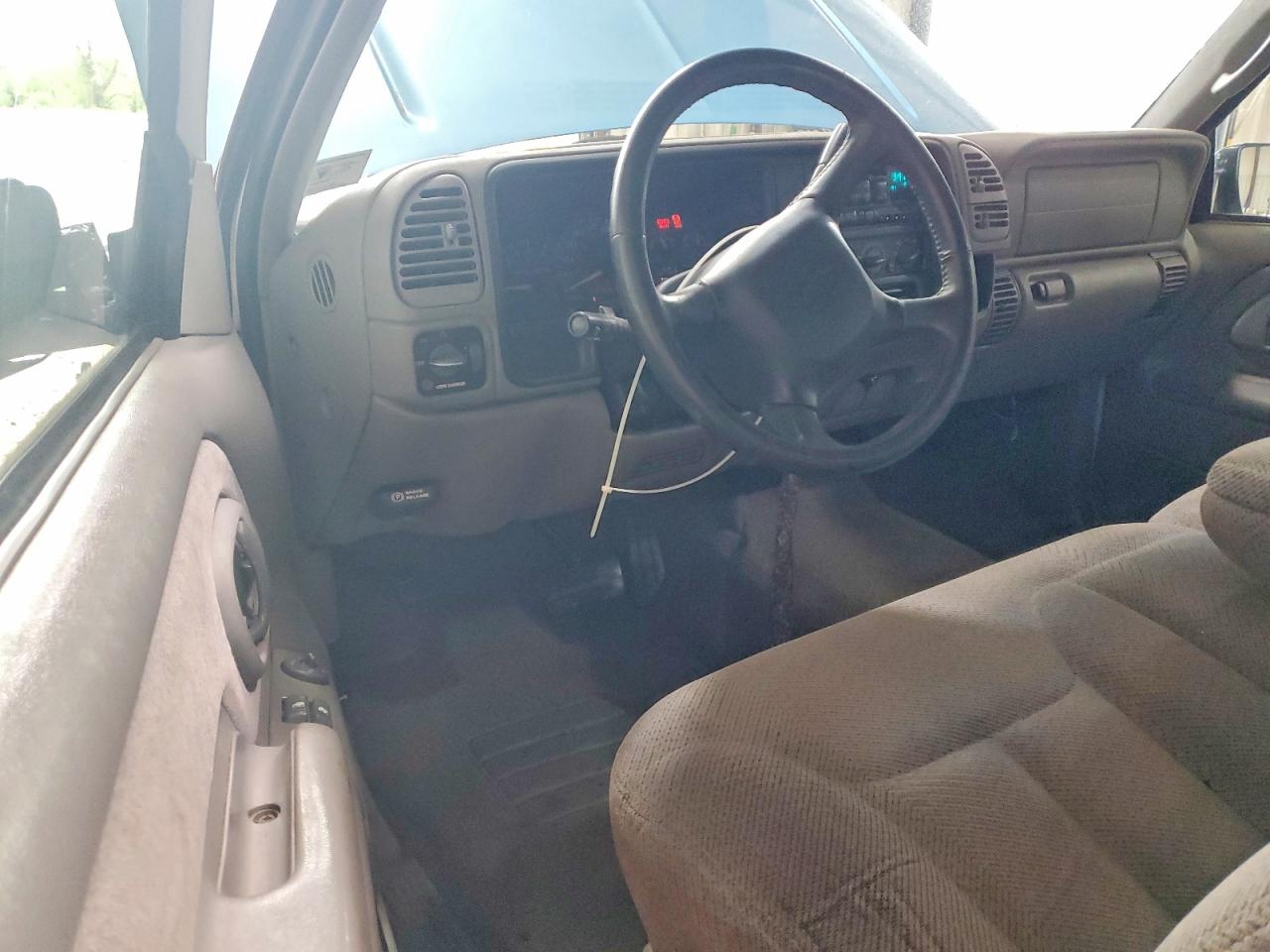 1998 CHEV Gmt VIN 2GCEK19RXW1247319 photo 8