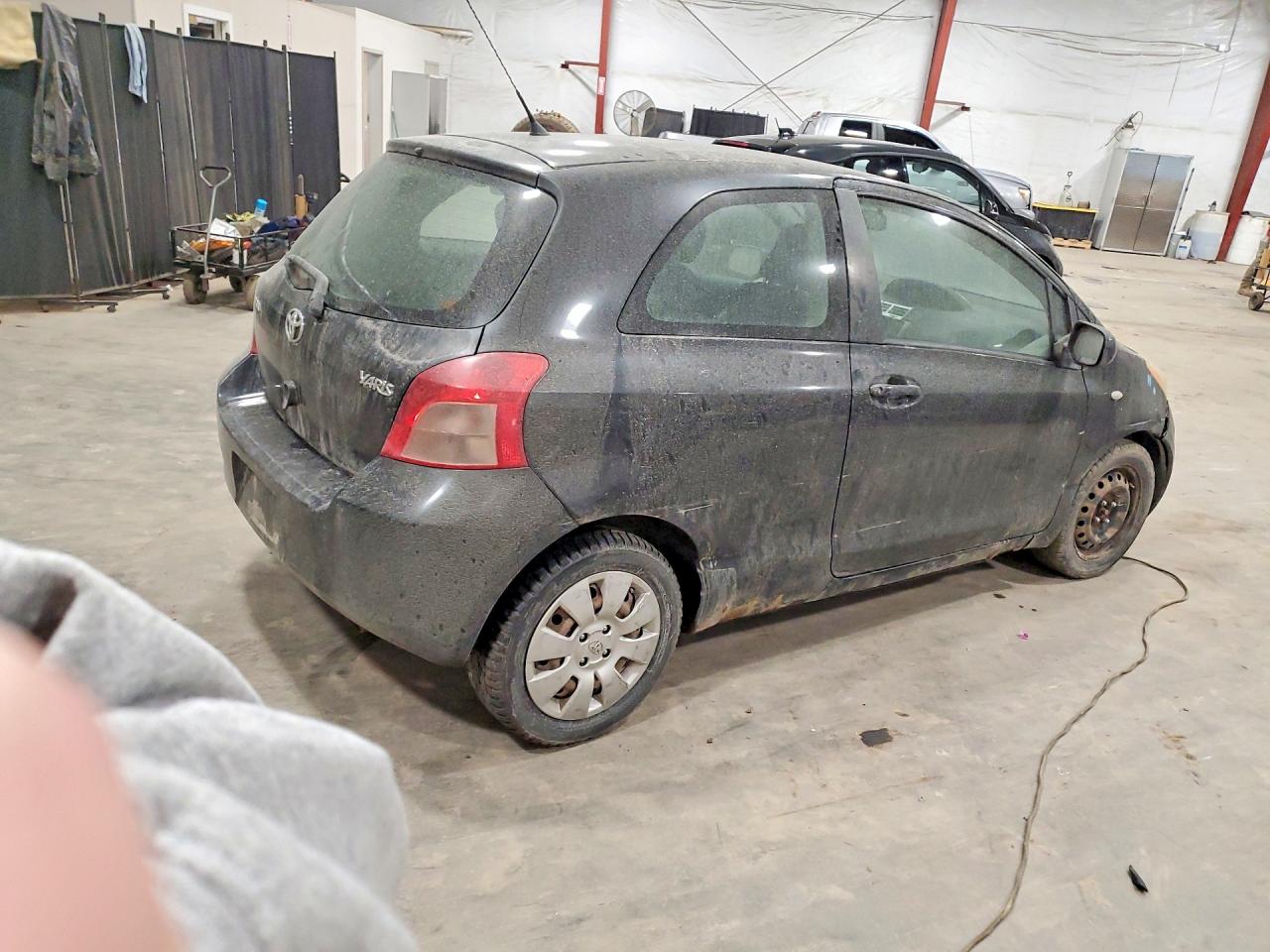 2008 Toyota Yaris VIN JTDJT923585216335 photo 3