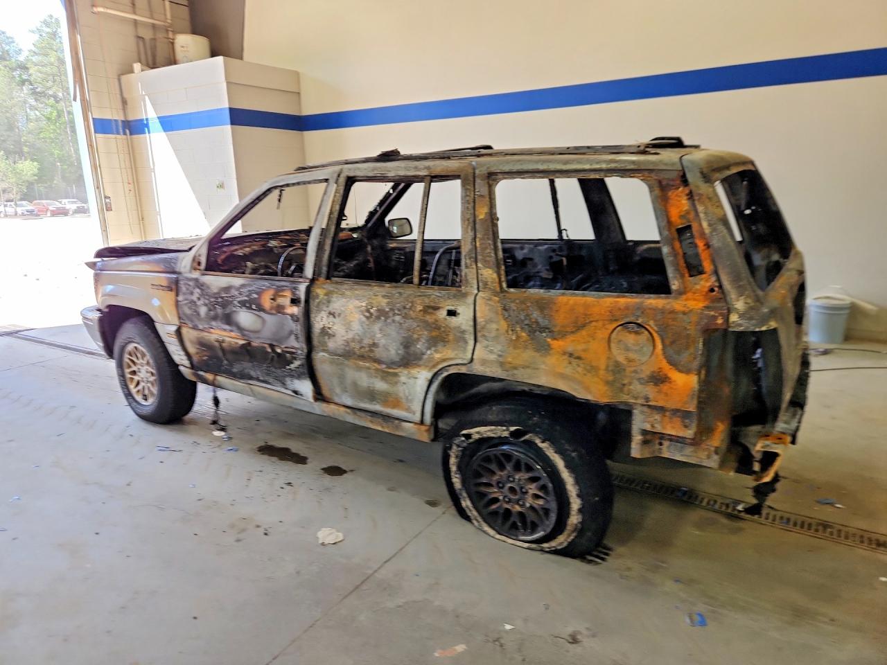 1995 Jeep Cherokee VIN 1J4GZ78Y7SC680109 photo 2